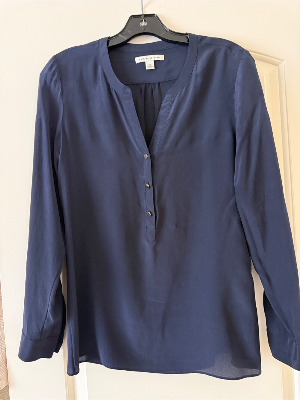 Banana Republic Silk Navy Split-Neck Long-Sleeve Blouse size XS